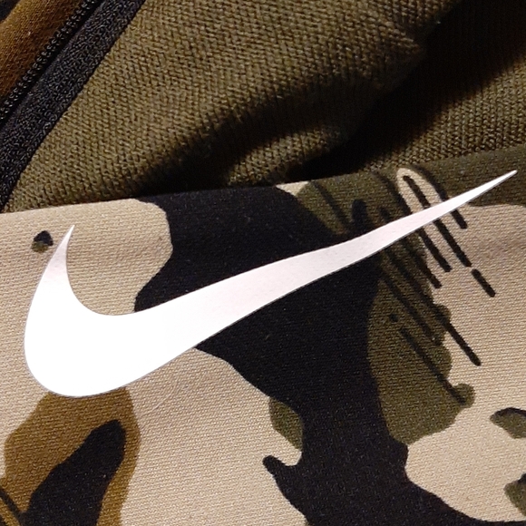 Nike Mens Hoodie Zipdown Camouflage Size Medium - Picture 8 of 8